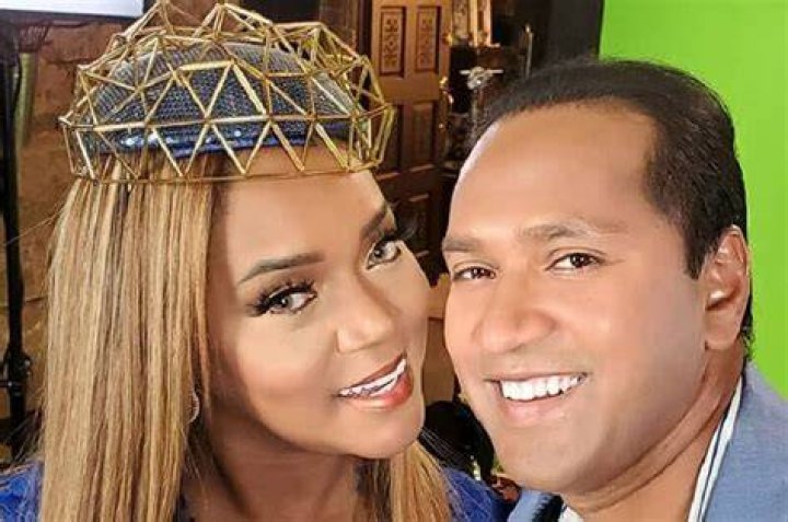 Aydin Huq Bio, Age, Net Worth, Wife, Parents, Doctor Career