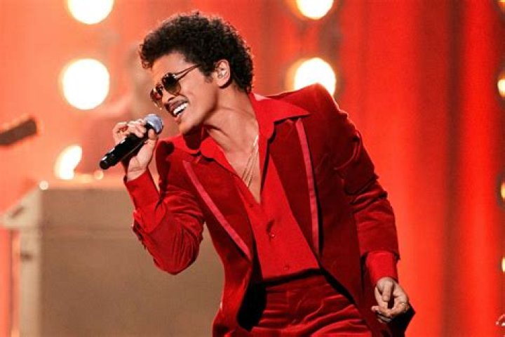Bruno Mars' 13year relationship with girlfriend Jessica Caban is 'on