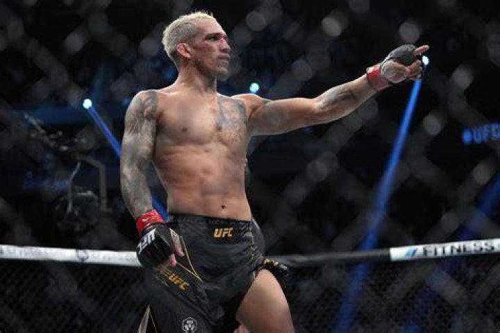 Charles Oliveira's wife Who is Charles Oliveira's wife? Is he still