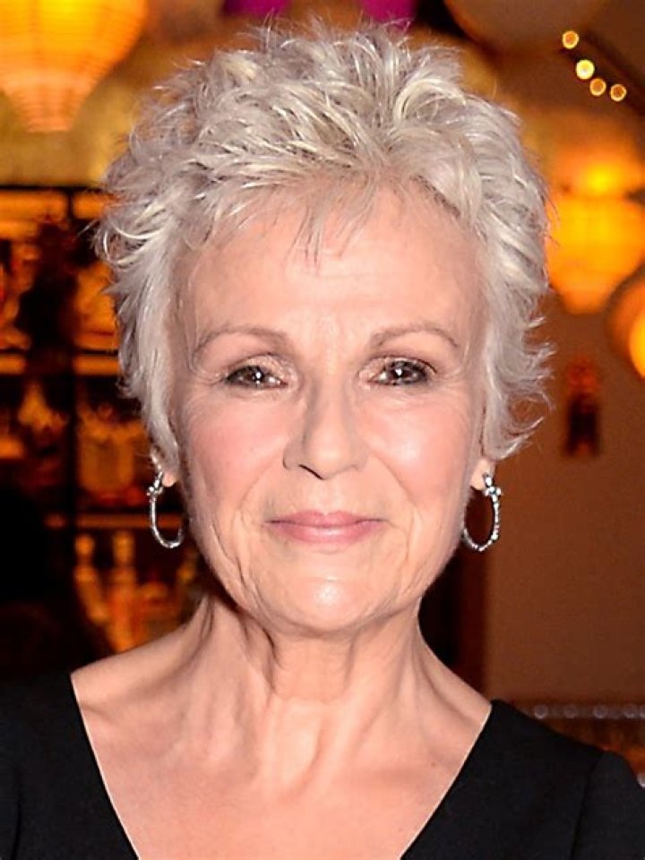 How old is Julie Walters and does she have a husband and children?