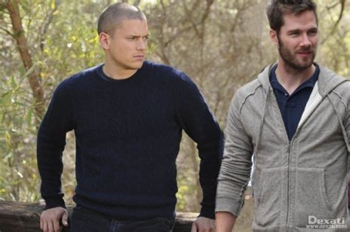 luke macfarlane and wentworth miller Luke Macfarlane Photo (42130333