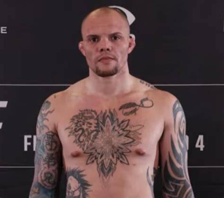 Who Are UFC Star Anthony Smith Kids? Meet His Daughters Ariah, Avaya