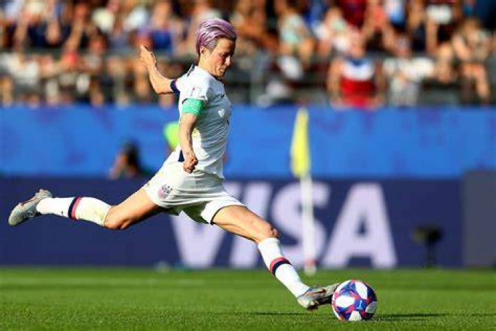 World Cup Brian Rapinoe calls sister Megan his hero